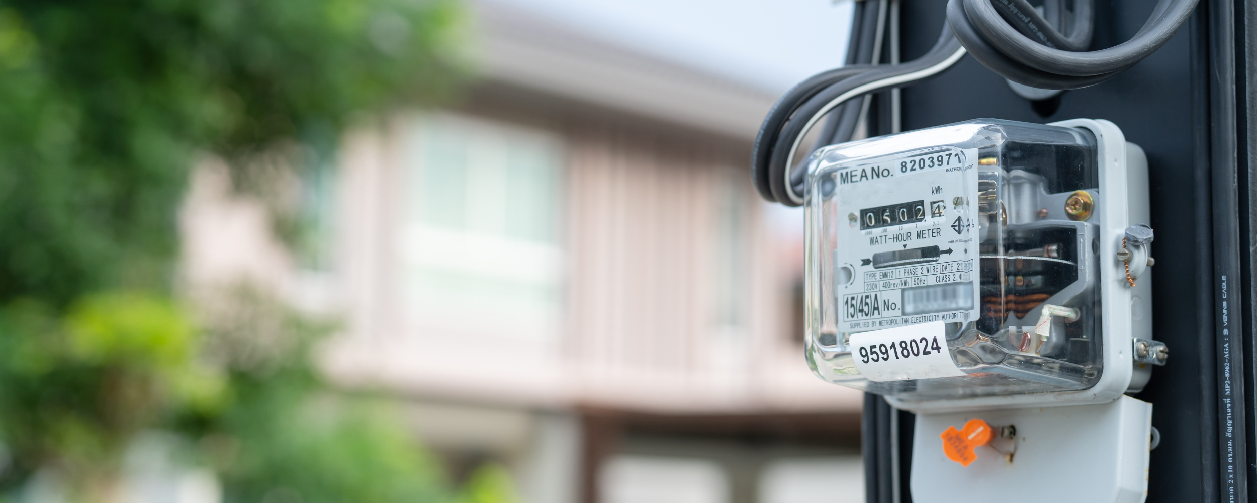 photo of an outdoor electricity meter